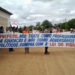 Em greve, professores de Icó começam a fazer plantões em frente às escolas-media-1