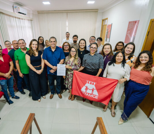 Fetamce firma parceria com UFC para fortalecer qualificação de servidores municipais